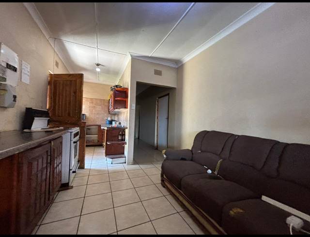 4 BEDROOM HOUSE FOR SALE IN VANDERBIJLPARK CE 2